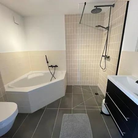 Modern House For 12 Pers! With Jacuzzi Prázdninový dům Julianadorp