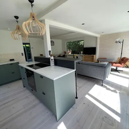 Modern House For 12 Pers! With Jacuzzi Nyaraló Julianadorp