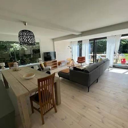 Modern House For 12 Pers! With Jacuzzi Holiday home