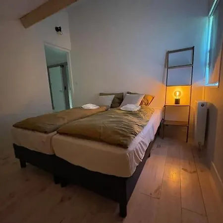 Dom wakacyjny Modern House For 12 Pers! With Jacuzzi Julianadorp