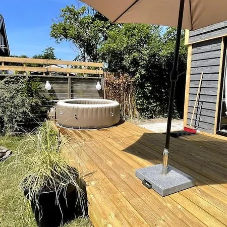 Modern House For 12 Pers! With Jacuzzi Дом отдыха Юлианадорп