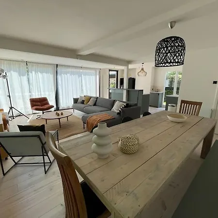 Дом отдыха Modern House For 12 Pers! With Jacuzzi *