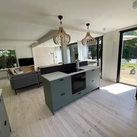 Modern House For 12 Pers! With Jacuzzi * Юлианадорп