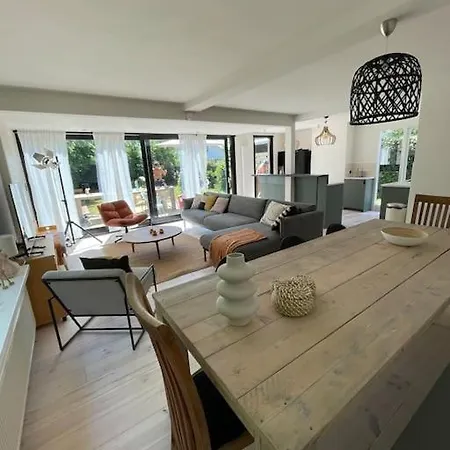 Modern House For 12 Pers! With Jacuzzi * Юлианадорп