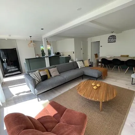 Modern House For 12 Pers! With Jacuzzi Дом отдыха